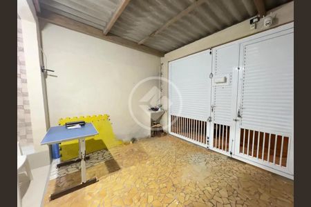 3_photo/94ce1b5191.2b57347f83d48e3d-ATLAS-9e642213-c9a1-4f76-960d-22d394ca892d.jpg de casa à venda com 3 quartos, 65m² em Santa Maria, Santos