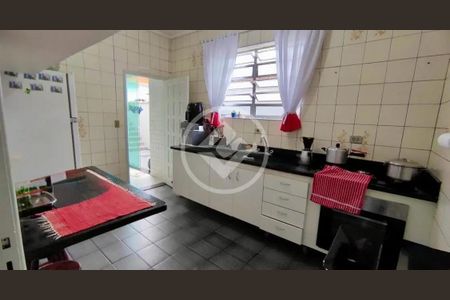 7_photo/94ce1b5433.8ae1cb5ed2a1280b-ATLAS-4845bb70-5e59-497d-8afb-0c2eada80fcf.jpg de casa à venda com 3 quartos, 130m² em Vila Sao Jorge, Santos