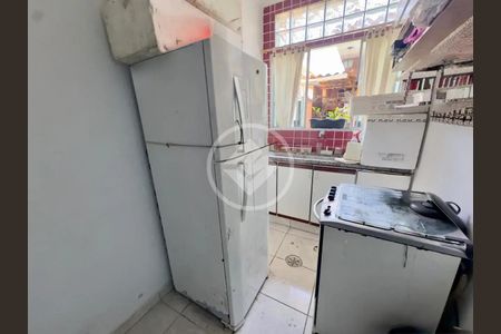 38_photo/94ce1b55bb.935c805baf9a7d1f-ATLAS-74919e21-a55a-4c4d-b1bb-b7e25efd59a3.jpg de casa à venda com 4 quartos, 185m² em Vila Sao Jorge, Santos