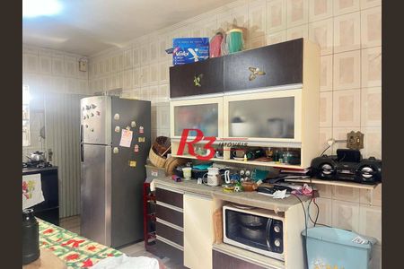 8_photo/94ce1b562f.b7afec13c8c84584-ATLAS-3bca73ce-cd70-4d30-84bf-c9602fef9acc.jpg de casa à venda com 3 quartos, 270m² em Vila Sao Jorge, Santos