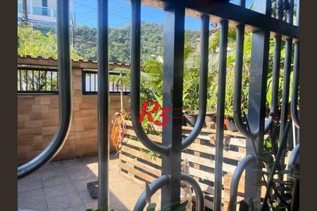 34_photo/94ce1b562f.b7afec13c8c84584-ATLAS-c5adab94-8de6-4f86-8500-786f3bc28a1d.jpg de casa à venda com 3 quartos, 270m² em Vila Sao Jorge, Santos