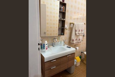 14_photo/94ce1b56bf.1aa5b8f538f3adaf-ATLAS-a223c3a9-b2f5-46bb-8dd6-a4a58b7cd07f.jpg de casa à venda com 3 quartos, 158m² em Vila Sao Jorge, Santos