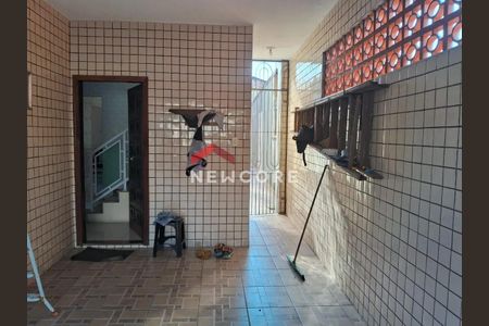 8_photo/94ce1b57e5.a9ad82c0a29b9a19-ATLAS-2a9a3041-3789-473c-aa4f-9c687f745f5f.jpg de casa à venda com 3 quartos, 241m² em Vila Sao Jorge, Santos