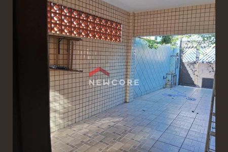 3_photo/94ce1b57e5.a9ad82c0a29b9a19-ATLAS-717059fd-7fa7-4448-b23c-889940aab61b.jpg de casa à venda com 3 quartos, 241m² em Vila Sao Jorge, Santos