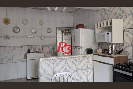 5_photo/94ce1b5ac7.6c41d5510dcf68ec-ATLAS-1d511f3d-6c28-41e6-bfd9-541c6978f8ce.jpg de casa à venda com 3 quartos, 111m² em Radio Clube, Santos