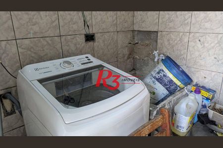 9_photo/94ce1b5ac7.6c41d5510dcf68ec-ATLAS-e2af8d76-3bb3-470c-a987-dbfb6a813df9.jpg de casa à venda com 3 quartos, 111m² em Radio Clube, Santos