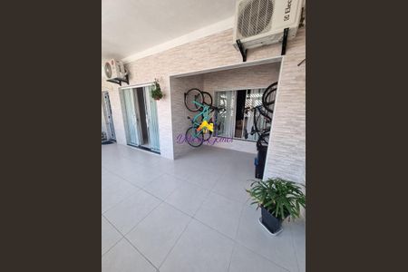 4_photo/94ce1b5ca1.49e5f4e107e90c19-ATLAS-1eca6db9-770e-482b-86d2-94407ea4ade5.jpg de casa à venda com 2 quartos, 170m² em Castelo, Santos