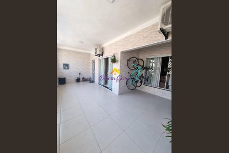 2_photo/94ce1b5ca1.49e5f4e107e90c19-ATLAS-a1a718b9-5aca-4587-910f-3d4896169228.jpg de casa à venda com 2 quartos, 170m² em Castelo, Santos