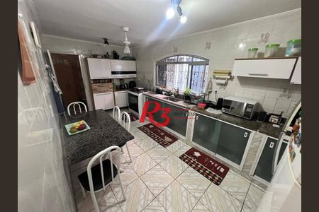 4_photo/94ce1b6bff.7954feb32d1ae247-ATLAS-01ca40f2-d9bd-46da-a166-9b272e402a26.jpg de casa à venda com 3 quartos, 199m² em Radio Clube, Santos