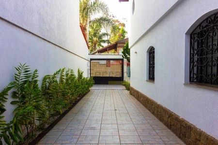 6_photo/94ce1b7313.e17343cf5b702f60-ATLAS-32e934c8-d314-4357-a062-6f5a0851967e.jpg de casa à venda com 3 quartos, 230m² em Vila Jockei Clube, São Vicente