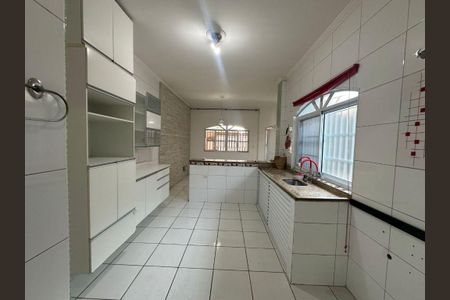 11_photo/94ce1c2ab1.d0d897c6c3af0c07-ATLAS-abc91f42-8f19-4a60-9340-fb76d3859fab.jpg de casa para alugar com 3 quartos, 87m² em Aviação, Praia Grande