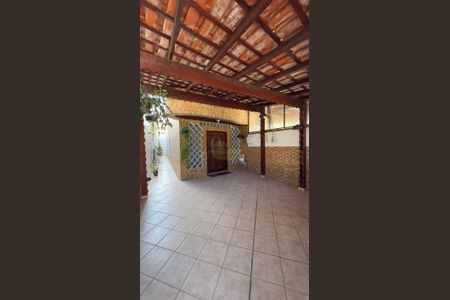 3_photo/94ce1c2b05.e6c5309fd1607d84-ATLAS-dc4e7f10-74c7-4c5a-a87c-41a72d2cb622.jpg de casa à venda com 3 quartos, 150m² em Guilhermina, Praia Grande