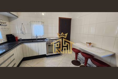 11_photo/94ce1c2b19.cde13b1ff9452421-ATLAS-c33e4071-7cb4-40b3-ac8e-3ba5eceeebf8.jpg de casa à venda com 3 quartos, 220m² em Guilhermina, Praia Grande