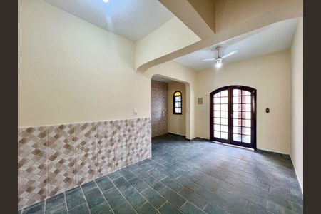6_photo/94ce1c2b27.6c4a3f5e6ef89c98-ATLAS-04387d3f-69e6-4175-ab0c-9bef153122d5.jpg de casa à venda com 2 quartos, 106m² em Guilhermina, Praia Grande