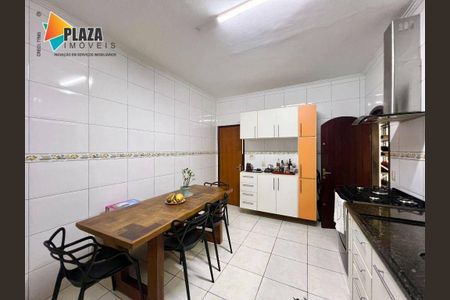 12_photo/94ce1c2b63.82506d9600853a32-ATLAS-72754ad7-a36f-4b22-b41a-76ebb8c27bcd.jpg de casa à venda com 4 quartos, 158m² em Nova Mirim, Praia Grande
