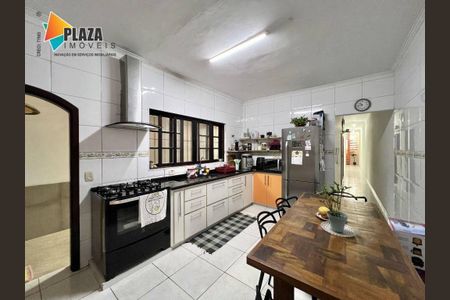 10_photo/94ce1c2b63.82506d9600853a32-ATLAS-ee4f45c9-2378-4c45-a417-d87e7fe3e776.jpg de casa à venda com 4 quartos, 158m² em Nova Mirim, Praia Grande