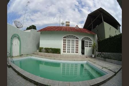 3_photo/94ce1c2c8f.f0ecc906b832f777-ATLAS-1719d891-57cd-4076-ad66-bfba123fb5f7.jpg de casa à venda com 3 quartos, 88m² em Guilhermina, Praia Grande