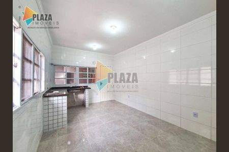 30_photo/94ce1c2c9b.b98dc6cdfb52627f-ATLAS-e0e9e598-1b0d-4d76-af54-686456863170.jpg de casa à venda com 3 quartos, 193m² em Guilhermina, Praia Grande