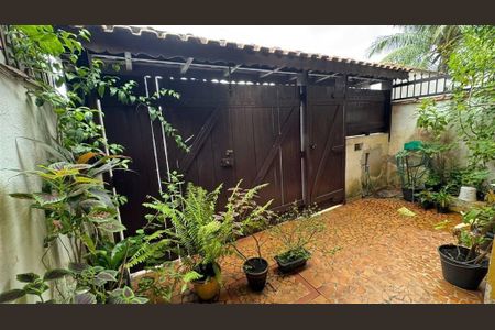 2_photo/94ce1c2cc1.ead381bccf4bf452-ATLAS-5f389acb-ea3e-45a3-a81f-a058868ae3f7.jpg de casa à venda com 2 quartos, 68m² em Guilhermina, Praia Grande