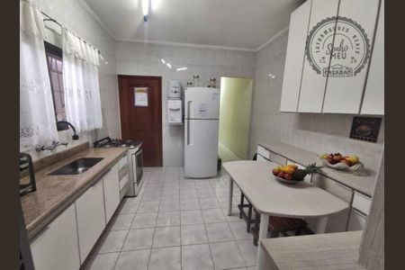 11_photo/94ce1c2d27.72fc516e6ab264c7-ATLAS-e08f7d72-2dbf-41b2-a0d3-fff11ab753a4.jpg de casa à venda com 2 quartos, 111m² em Guilhermina, Praia Grande