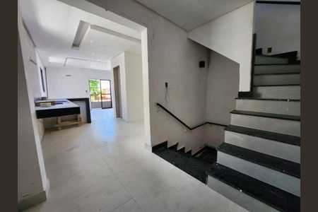 11_photo/94ce1c2d45.040929e4059d90de-ATLAS-696dc1ca-4692-46d1-a6bb-fea01c4e507c.jpg de casa de condomínio à venda com 2 quartos, 83m² em Guilhermina, Praia Grande