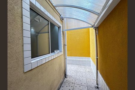 4_photo/94ce1c2efb.6618d879b31b9a75-ATLAS-57c4e7d1-eaa9-48f0-b74c-f2c8b3fc1a57.jpg de casa à venda com 2 quartos, 60m² em Jardim Gloria, Praia Grande