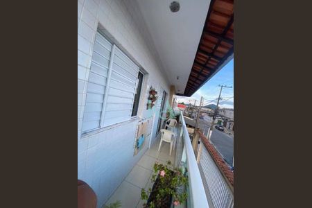 6_photo/94ce1c2f2b.b213041e6d1df582-ATLAS-515e144e-93d0-4675-a8bc-bd448f791780.jpg de casa à venda com 3 quartos, 97m² em Jardim Gloria, Praia Grande