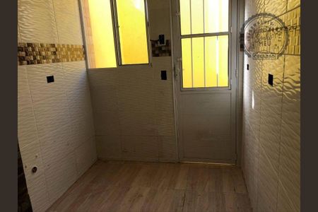 10_photo/94ce1c2f6f.2d32b9a8aae2ec58-ATLAS-9e645e60-d3b4-45a4-990f-6a37a68e6f08.jpg de casa à venda com 2 quartos, 46m² em Jardim Guaramar, Praia Grande