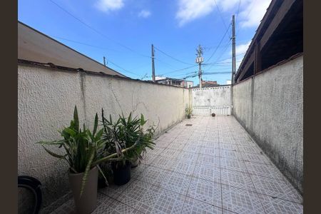 2_photo/94ce1c2fef.8f3f2a47dd94676f-ATLAS-1421b6a0-64b7-4e64-ac52-5a47b5eda988.jpg de casa à venda com 2 quartos, 69m² em Jardim Guaramar, Praia Grande