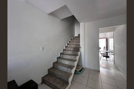 5_photo/94ce1c2fef.8f3f2a47dd94676f-ATLAS-bcf220b5-2698-4cda-972d-27964bedf30e.jpg de casa à venda com 2 quartos, 69m² em Jardim Guaramar, Praia Grande