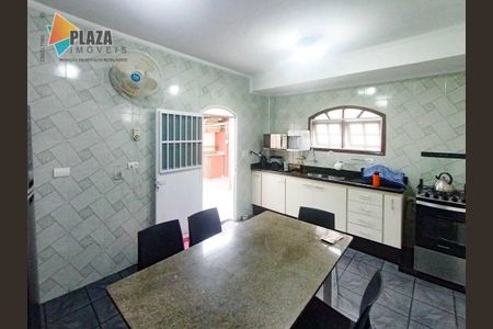 7_photo/94ce1c32a1.b92dae585c19d6ed-ATLAS-0d5eb157-998d-468a-8950-45cb52e9b035.jpg de casa à venda com 2 quartos, 111m² em Guilhermina, Praia Grande