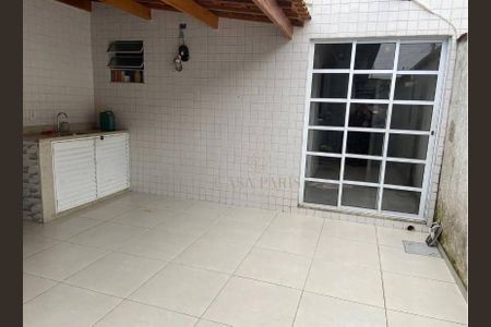 10_photo/94ce1c32e5.2d3ac289e0c8b5b7-ATLAS-9d98e636-92f6-49d1-a40f-053bf2d27d0b.jpg de casa à venda com 3 quartos, 170m² em Guilhermina, Praia Grande