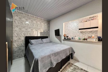 30_photo/94ce1c32f7.777899b2c09bdc5f-ATLAS-a38186a5-2965-43f0-bbcf-bba77e834d9e.jpg de casa à venda com 3 quartos, 144m² em Guilhermina, Praia Grande