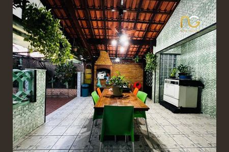 4_photo/94ce1c3323.4534fda87e61c028-ATLAS-8a0a1e00-9087-4566-8260-76c593f5a606.jpg de casa à venda com 3 quartos, 200m² em Guilhermina, Praia Grande