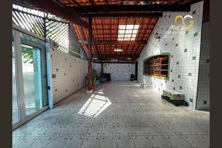 5_photo/94ce1c3323.4534fda87e61c028-ATLAS-a14d5ab9-bfe1-4adb-8f02-d62cd42a9e13.jpg de casa à venda com 3 quartos, 200m² em Guilhermina, Praia Grande