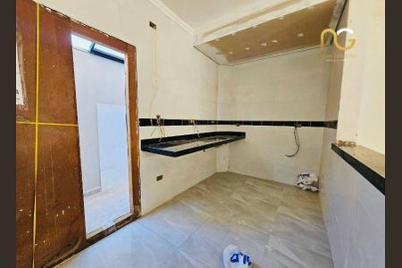 11_photo/94ce1c333d.4ad1a426540e6496-ATLAS-81eeadc3-21e9-4b2d-a2d2-77c7739a72f5.jpg de casa de condomínio à venda com 2 quartos, 62m² em Guilhermina, Praia Grande