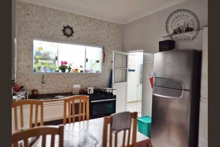 8_photo/94ce1c34a1.dc8bbd111761e841-ATLAS-3d0c4a14-c85f-46cf-b482-7d2cd59dcb1f.jpg de casa à venda com 2 quartos, 100m² em Guilhermina, Praia Grande