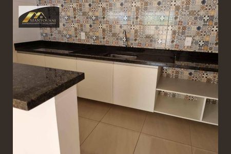 2_photo/94ce1c34bf.04bb42a58844d35d-ATLAS-37ef3abb-a4d3-4e63-b5d3-127932d72ab9.jpg de apartamento à venda com 2 quartos, 75m² em Guilhermina, Praia Grande