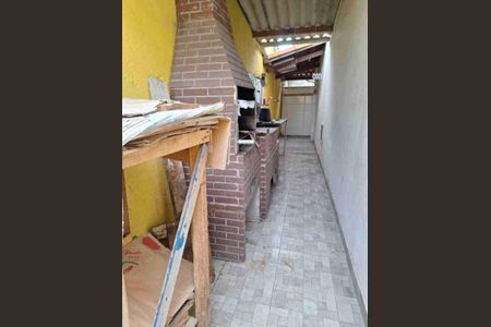 3_photo/94ce1c395b.01e58fe0f594459a-ATLAS-e8d6b5d9-5189-410d-b2b3-b6ae3cba3c3b.jpg de casa à venda com 2 quartos, 55m² em Sítio do Campo, Praia Grande