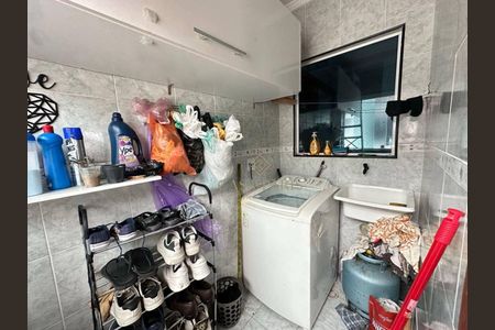 6_photo/94ce1c3bc1.df2406aa61ba3211-ATLAS-af744da5-12c3-48ae-92f6-72fe6899a52d.jpg de casa à venda com 3 quartos, 107m² em Sítio do Campo, Praia Grande