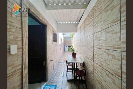 3_photo/94ce1c4a4f.d1ae08f062ab4888-ATLAS-4578deac-ae2b-4d69-a284-32695cfb30bb.jpg de casa à venda com 2 quartos, 67m² em Boqueirão, Praia Grande