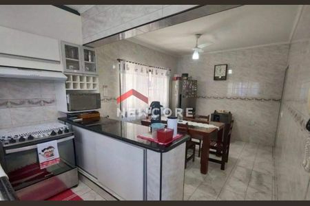 22_photo/94ce1c4adf.833a42e394c467a8-ATLAS-d3eb99c8-cbac-490e-8616-80236d96a33d.jpg de casa à venda com 5 quartos, 250m² em Boqueirão, Praia Grande