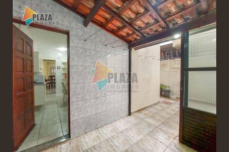 26_photo/94ce1c4b27.3949eb60e8e65e7a-ATLAS-728323d9-04ff-46f1-836e-3d95c31021dc.jpg de casa para alugar com 3 quartos, 124m² em Boqueirão, Praia Grande
