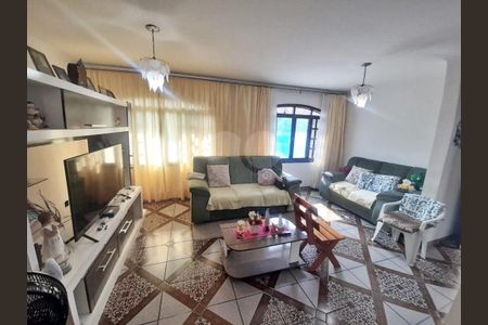 3_photo/94ce1c4b55.dd36eae811456584-ATLAS-1f3acd15-9d71-4bd3-8874-0dae4a44d024.jpg de casa à venda com 4 quartos, 250m² em Boqueirão, Praia Grande