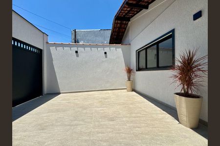 2_photo/94ce1c4b73.541a4d78ba088c81-ATLAS-b5763ca2-a185-4e65-9ee6-147bfa57d523.jpg de casa à venda com 3 quartos, 134m² em Boqueirão, Praia Grande