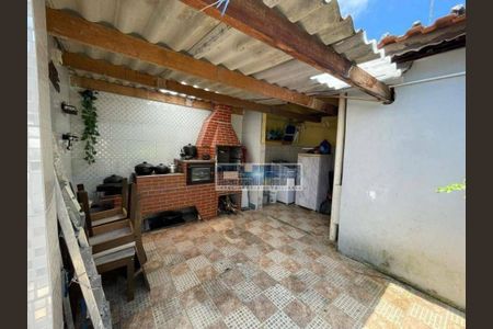 7_photo/94ce1c4c6d.ead0744c2329e0c8-ATLAS-555e6bb4-4a97-4040-9fcb-1f66c79c132d.jpg de casa à venda com 2 quartos, 102m² em Boqueirão, Praia Grande