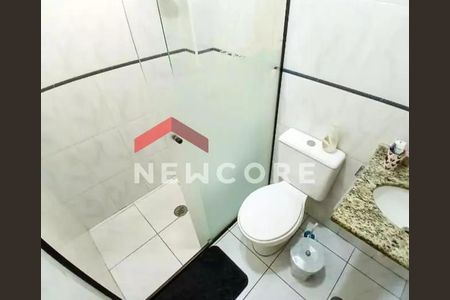 5_photo/94ce1ca59d.9a54faa83c3e471c-ATLAS-46949838-7e6d-47a2-abcc-dc71b6cf6fe9.jpg de casa à venda com 3 quartos, 167m² em Vila Sao Jorge, São Vicente