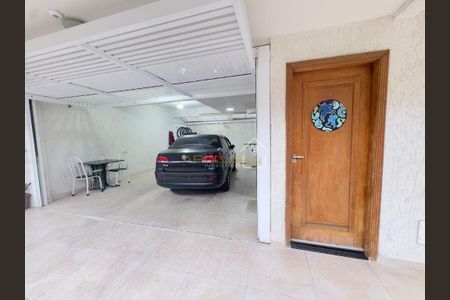 4_photo/94ce1ca5f1.fd45ebb1f5f281dd-ATLAS-3cf73c8e-6e58-49d3-a763-5cd3accf4af5.jpg de casa à venda com 3 quartos, 118m² em Vila Sao Jorge, São Vicente