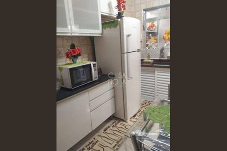 5_photo/94ce1ca7b1.e283673d5e481970-ATLAS-5f2f145f-89de-439e-9b4b-c9c6d50b3e49.jpg de casa à venda com 2 quartos, 52m² em Vila Sao Jorge, São Vicente