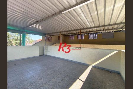 8_photo/94ce1ca859.d651f42aabfdac2d-ATLAS-76bc07f7-1de8-48e4-bda5-21701cf2acd3.jpg de casa à venda com 3 quartos, 253m² em Vila Sao Jorge, São Vicente